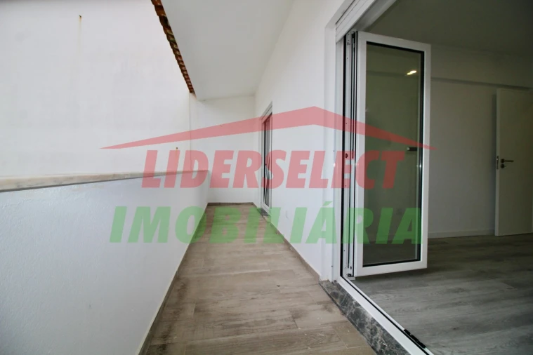 Apartamento T1 para Venda em Silveira Foto 13