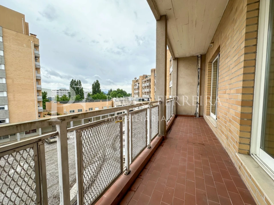 Apartamento T1 para Arrendamento em Vila Nova de Famalicão e Calendário Foto 6