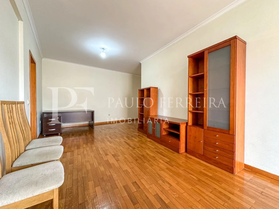 Apartamento T1 para Arrendamento em Vila Nova de Famalicão e Calendário Foto 7