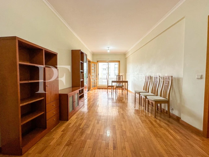 Apartamento T1 para Arrendamento em Vila Nova de Famalicão e Calendário Foto 4