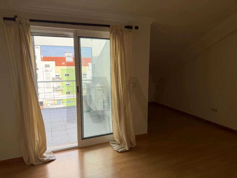 Apartamento T4 para Venda em Alcochete Foto 10