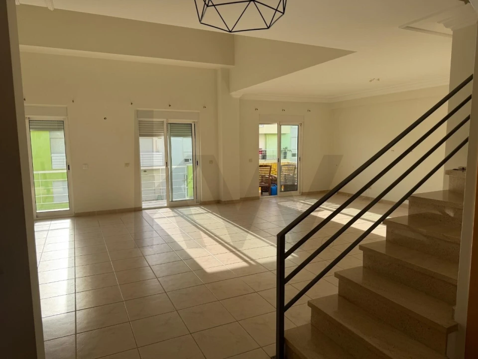 Apartamento T4 para Venda em Alcochete Foto 1