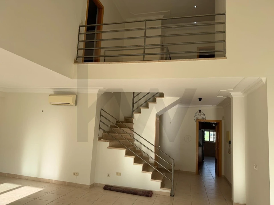 Apartamento T4 para Venda em Alcochete Foto 3
