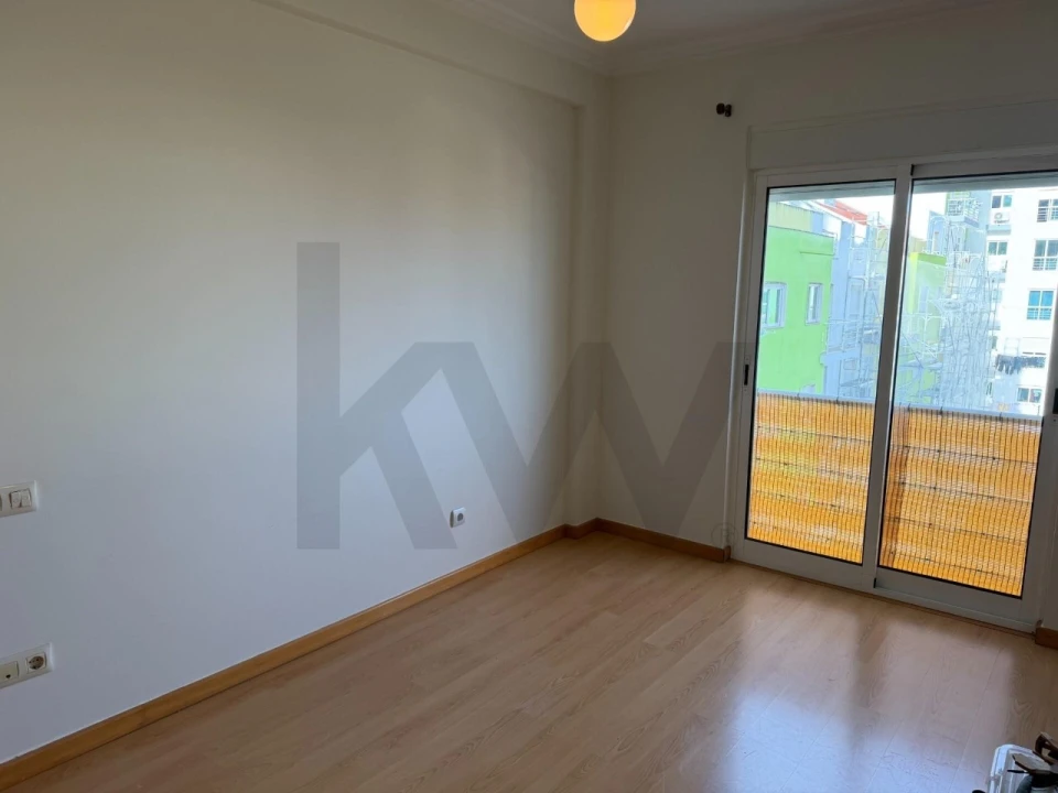 Apartamento T4 para Venda em Alcochete Foto 7