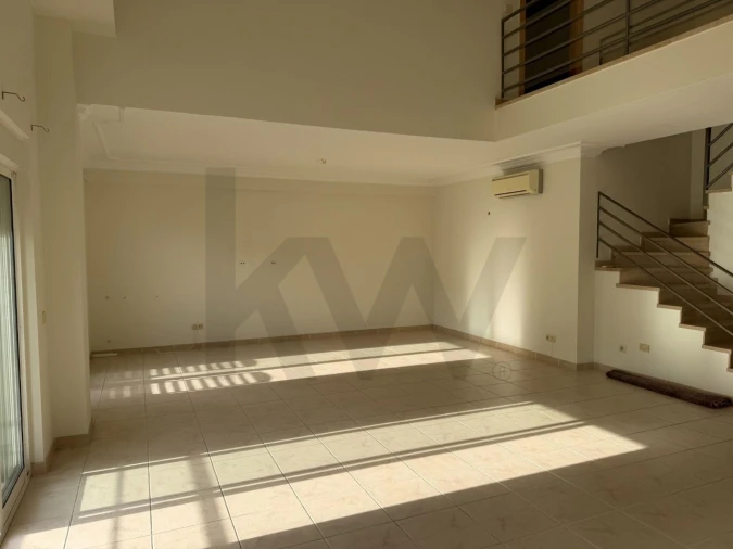 Apartamento T4 para Venda em Alcochete Foto 3