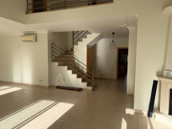 Apartamento T4 para Venda em Alcochete Foto 4