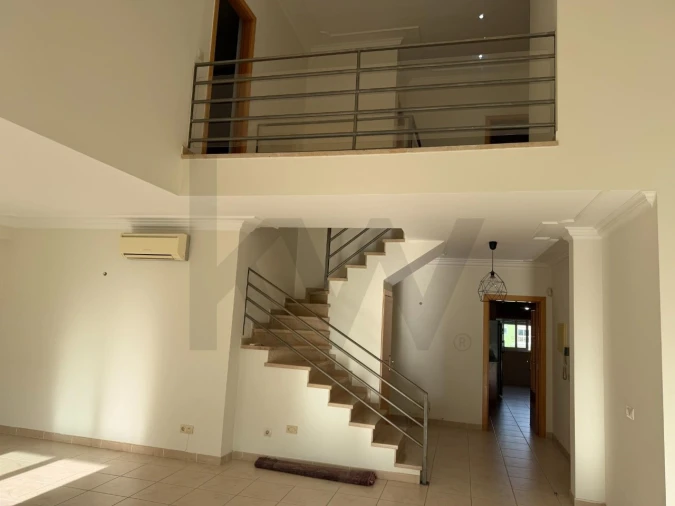 Apartamento T4 para Venda em Alcochete Foto 3