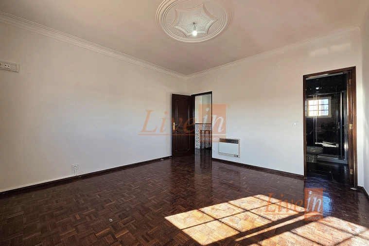 Moradia T4 para Venda em Bombarral e Vale Covo Foto 14