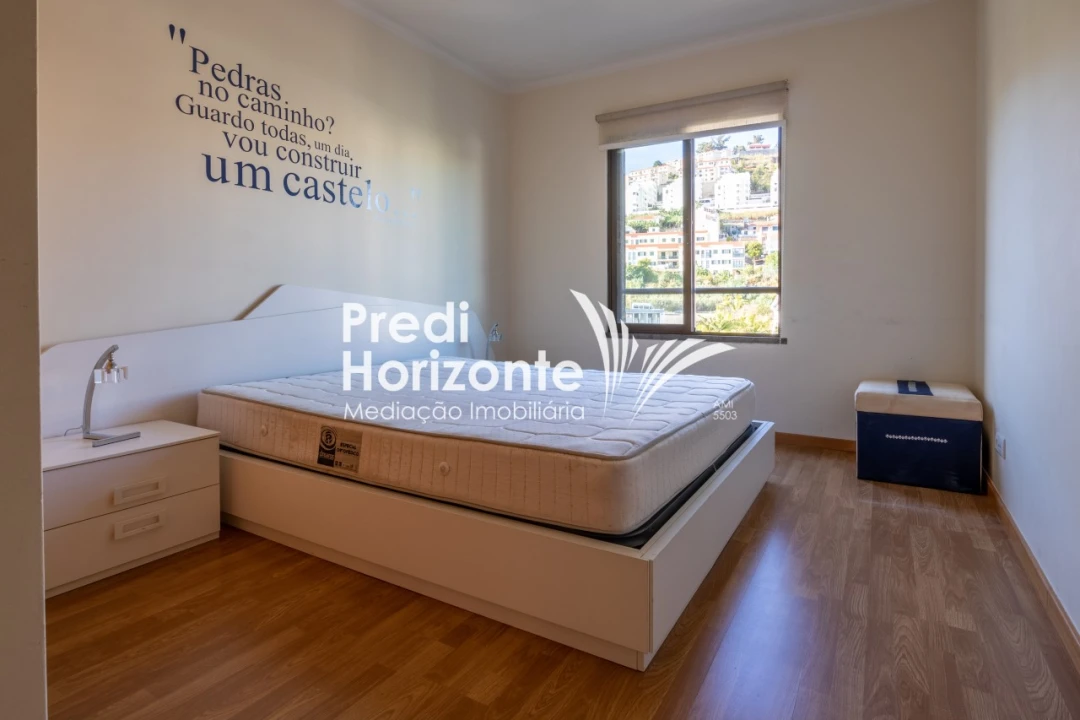 Apartamento T3 para Arrendamento em Santo Antonio Foto 13