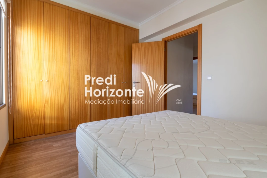 Apartamento T3 para Arrendamento em Santo Antonio Foto 25