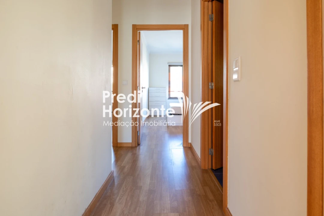 Apartamento T3 para Arrendamento em Santo Antonio Foto 31