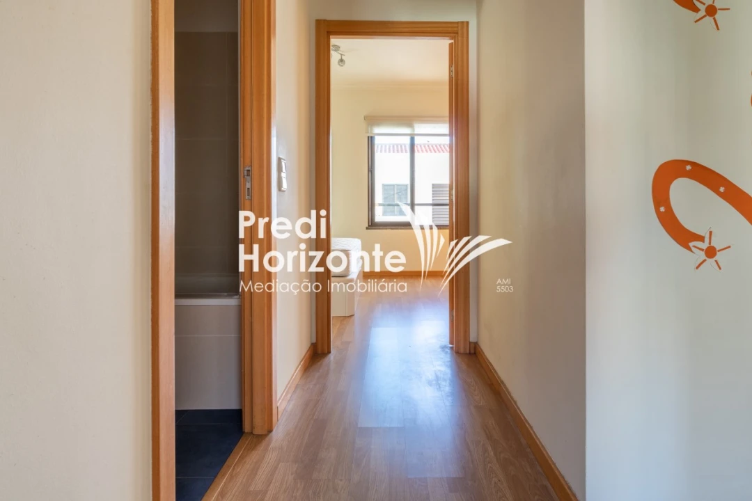 Apartamento T3 para Arrendamento em Santo Antonio Foto 32