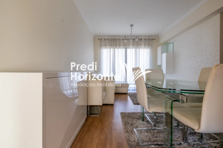 Apartamento T3 para Arrendamento em Santo Antonio Foto 3