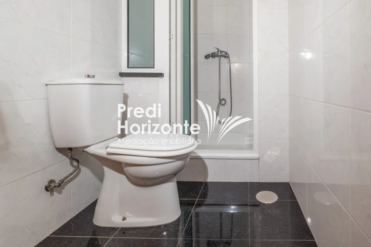 Apartamento T3 para Arrendamento em Santo Antonio Foto 18