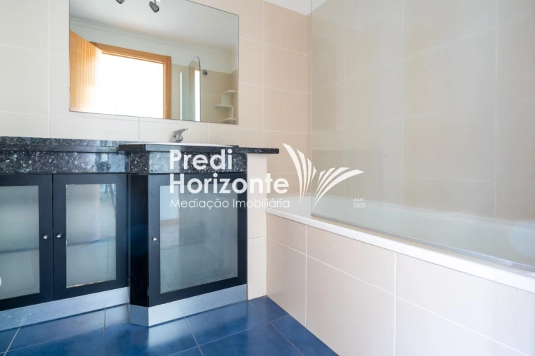 Apartamento T3 para Arrendamento em Santo Antonio Foto 28