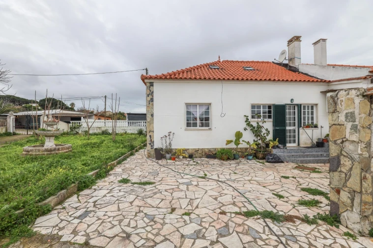 Moradia T2 para Venda em Charneca de Caparica e Sobreda