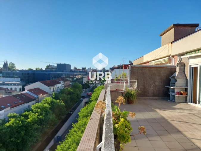 Apartamento T3 para Arrendamento em Braga (São José de São Lázaro e São João do Souto) Foto 1