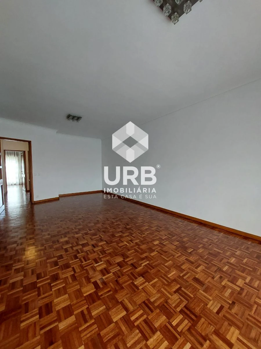 Apartamento T3 para Arrendamento em Braga (São José de São Lázaro e São João do Souto) Foto 5