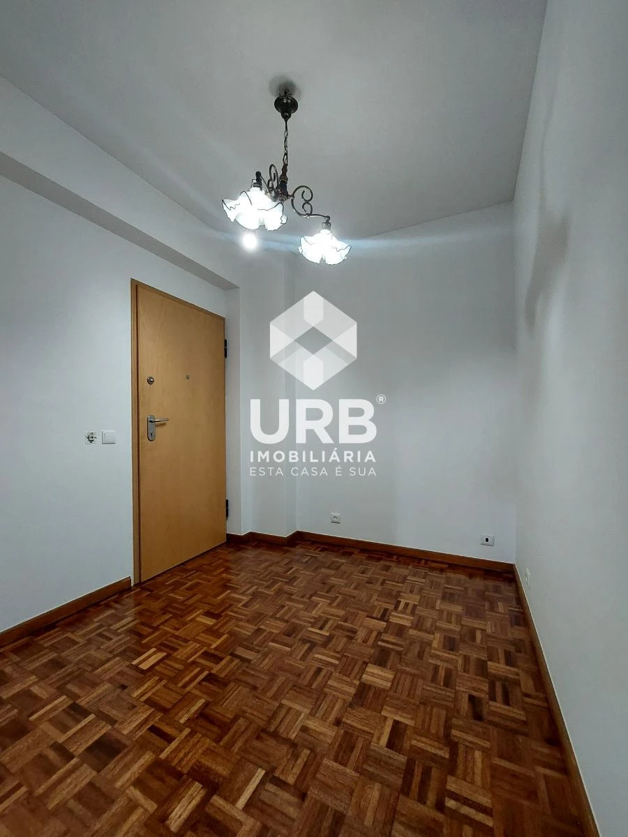 Apartamento T3 para Arrendamento em Braga (São José de São Lázaro e São João do Souto) Foto 10