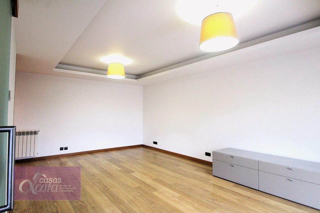 Apartamento T2 para Arrendamento em Leiria, Pousos, Barreira e Cortes Foto 4