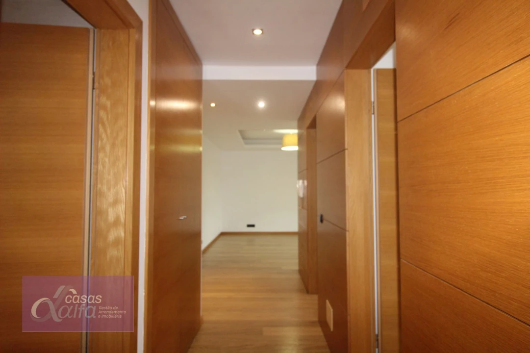 Apartamento T2 para Arrendamento em Leiria, Pousos, Barreira e Cortes Foto 11
