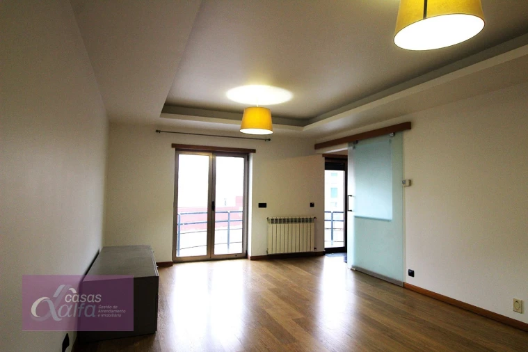 Apartamento T2 para Arrendamento em Leiria, Pousos, Barreira e Cortes Foto 1