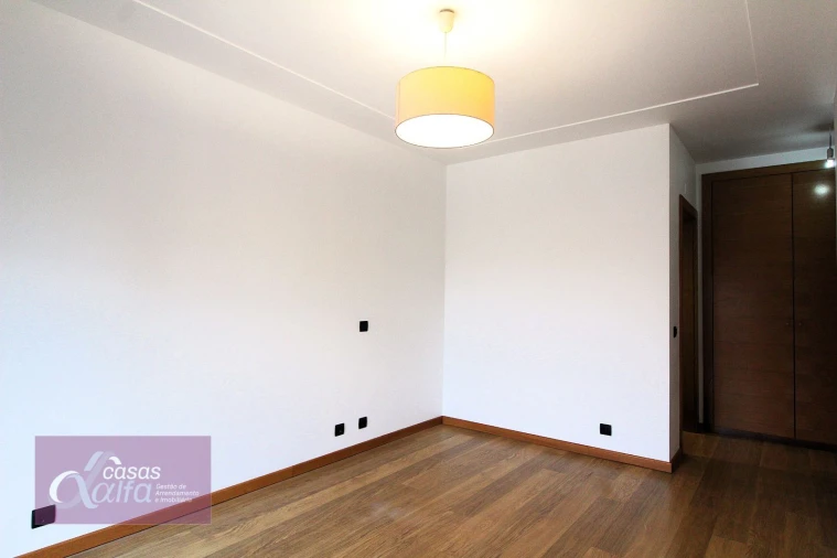 Apartamento T2 para Arrendamento em Leiria, Pousos, Barreira e Cortes Foto 14