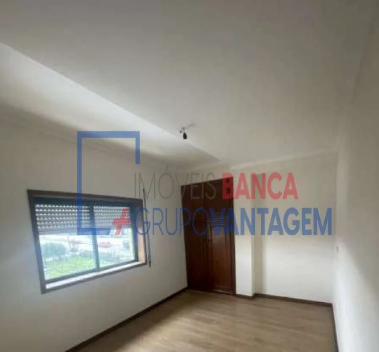 Apartamento T1 para Venda em Paço de Sousa Foto 9