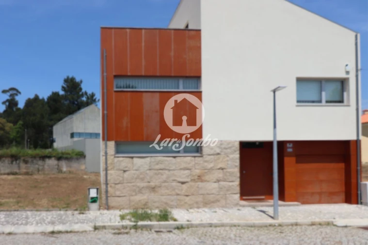 Terreno para Venda em Anta e Guetim