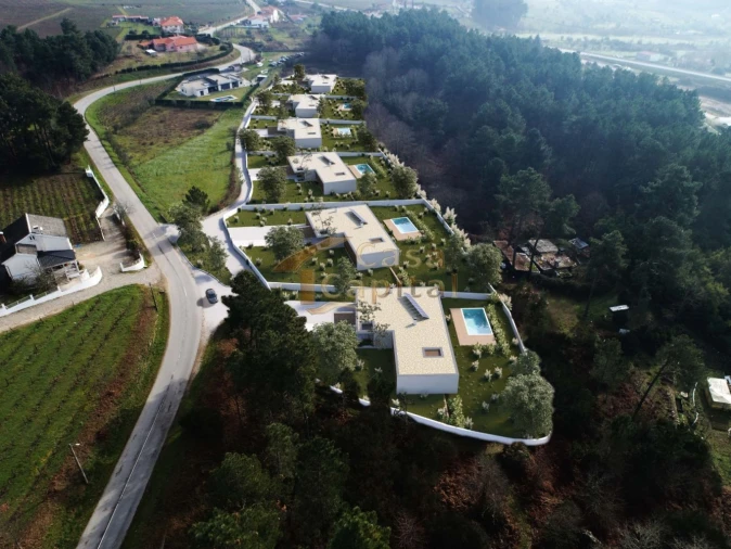 Terreno para Venda em Paços Foto 1