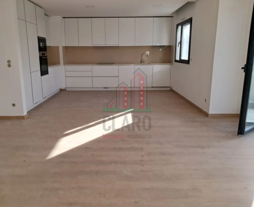 Apartamento T3 para Venda em Condeixa-A-Velha e Condeixa-A-Nova Foto 1