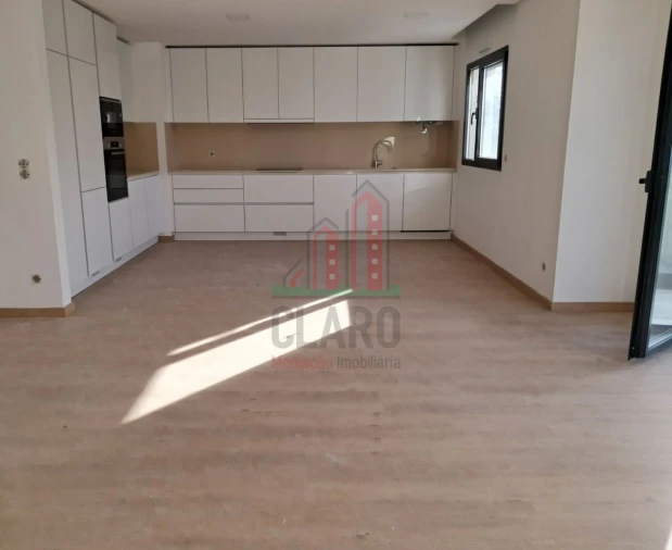Apartamento T3 para Venda em Condeixa-A-Velha e Condeixa-A-Nova Foto 1