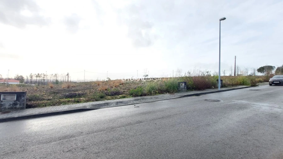 Terreno para Venda em Valongo do Vouga Foto 2