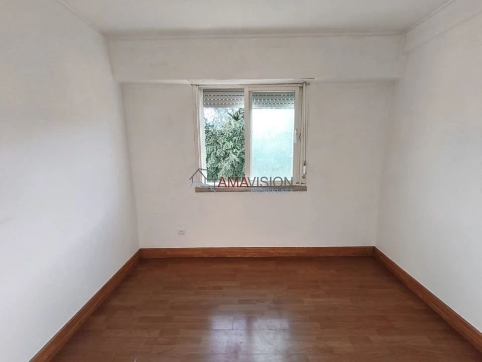 Apartamento T3 para Venda em Rio de Mouro Foto 14