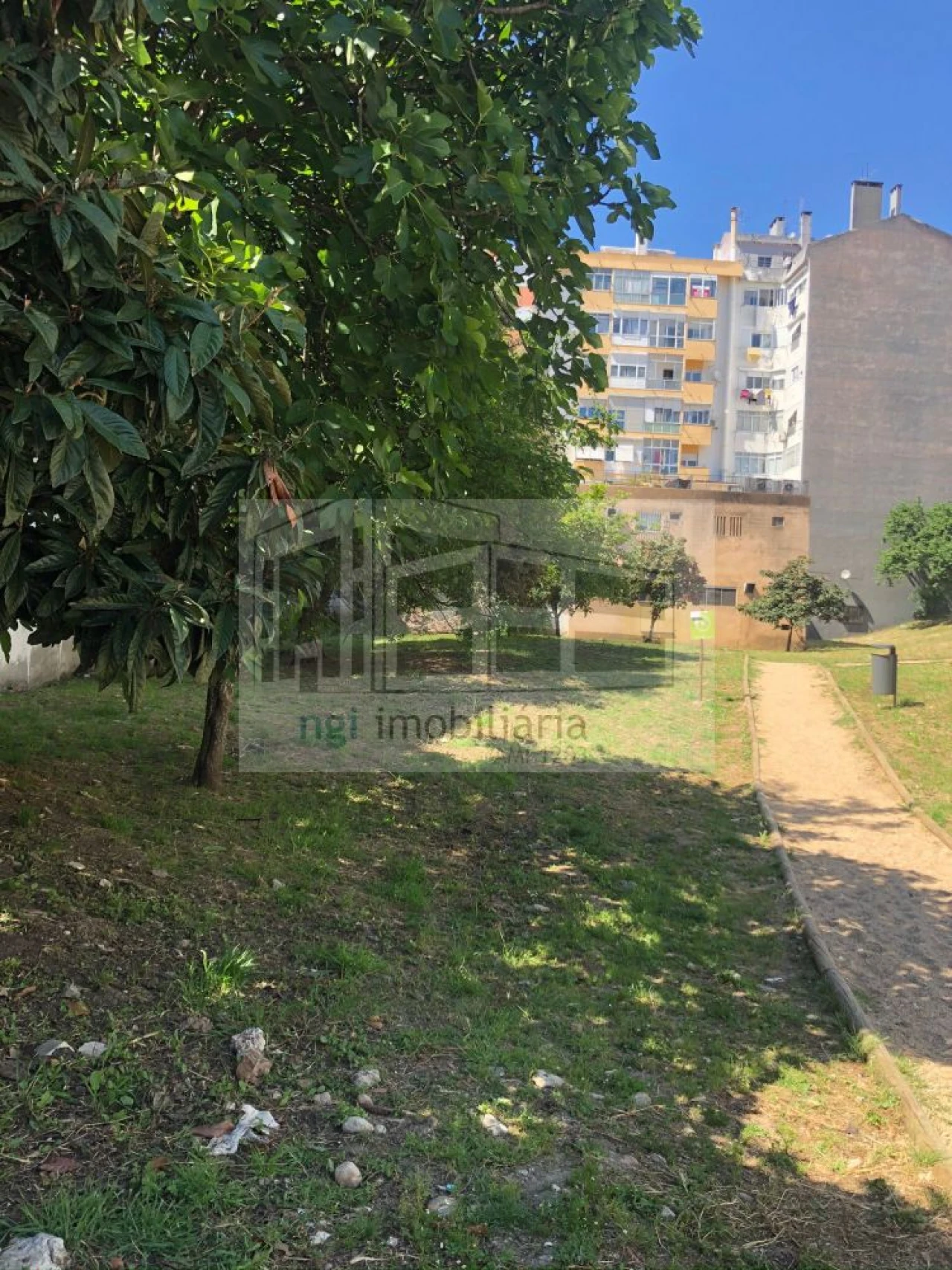 Terreno para Venda em Benfica Foto 3