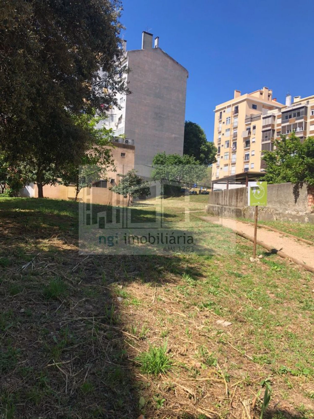 Terreno para Venda em Benfica Foto 1