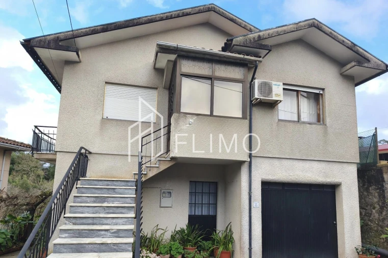 Moradia T3 para Venda em O. Azeméis, Riba-Ul, Ul, Macinhata Seixa, Madail Foto 1