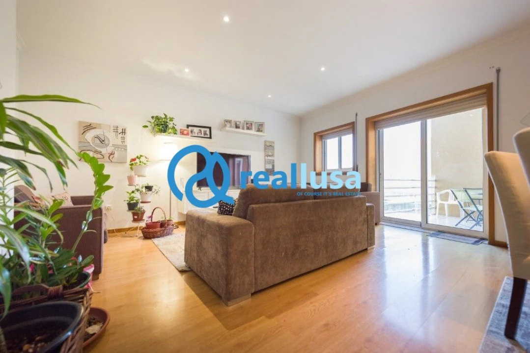 Apartamento T3 para Venda em Santa Marinha e São Pedro da Afurada Foto 1