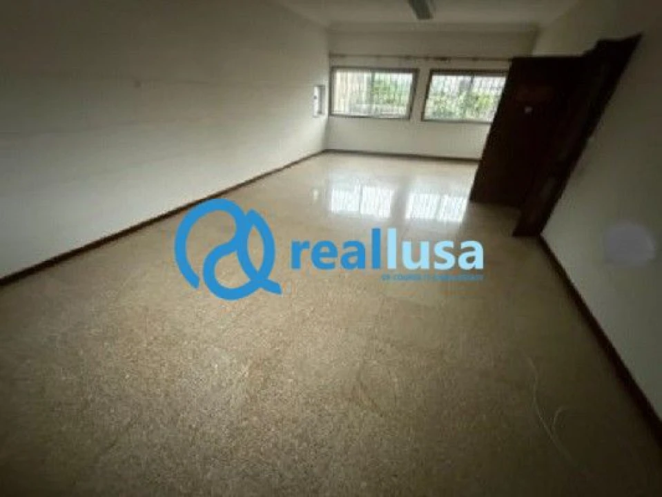 Loja para Venda em Escapães Foto 2