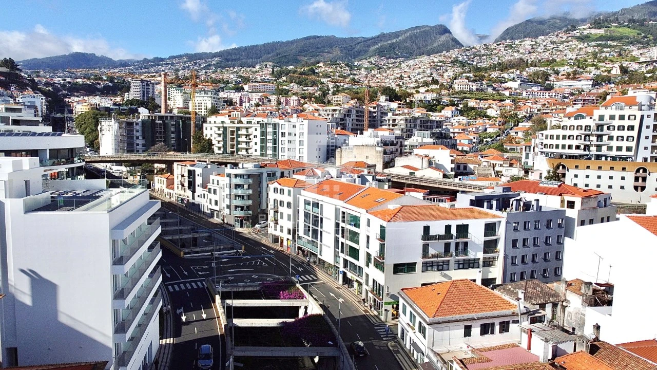 Apartamento T3 para Venda em Funchal (Santa Luzia) Foto 2