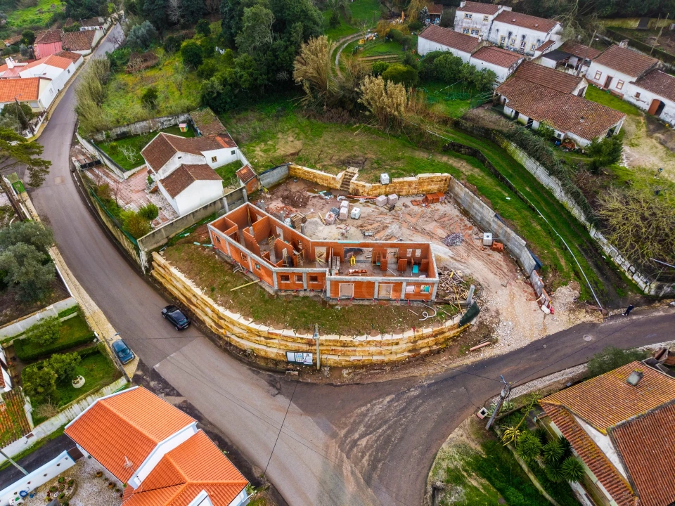 Moradia T3 para Venda em Salir de Matos Foto 1