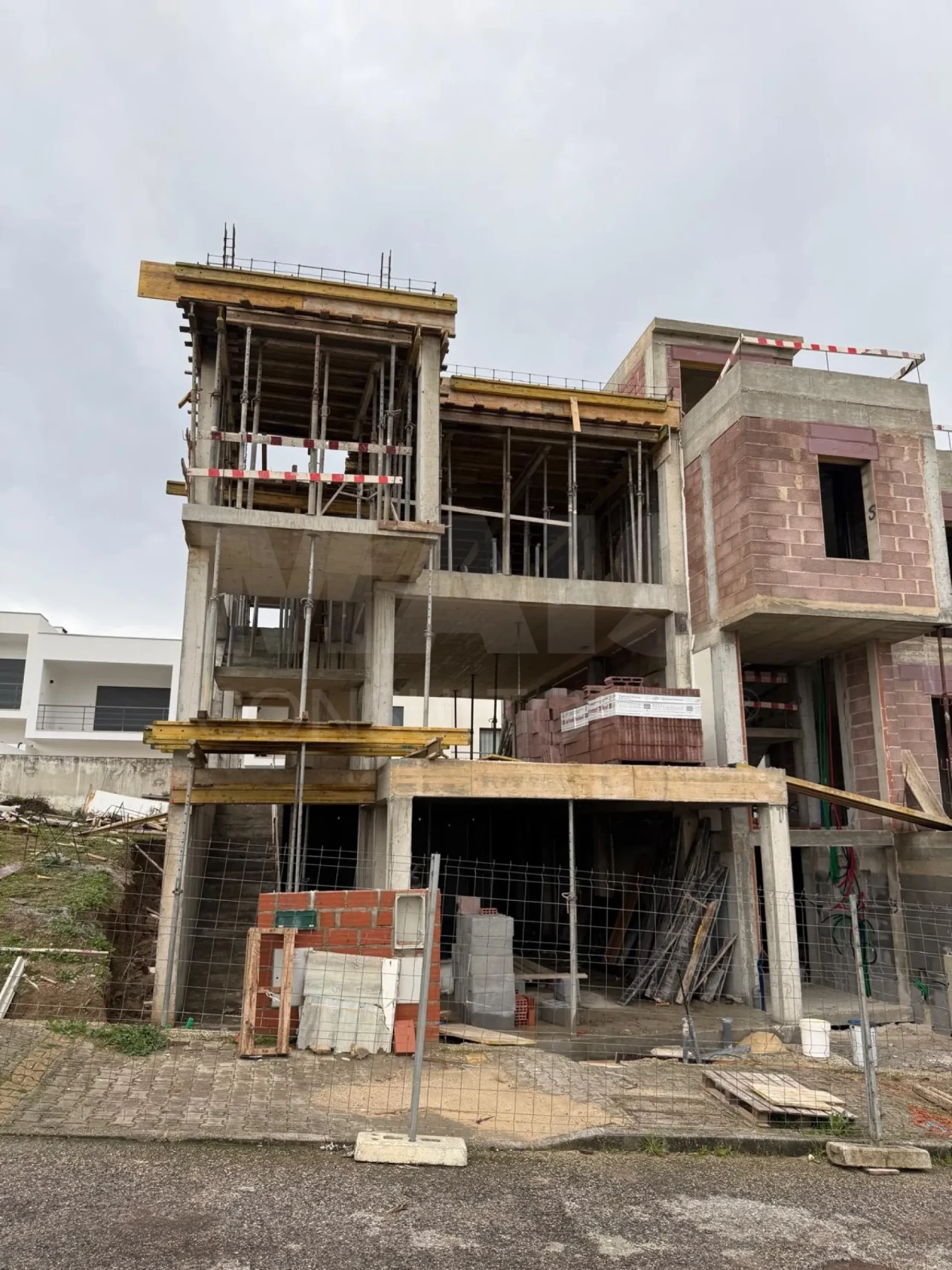 Moradia T3 para Venda em Lourinhã e Atalaia Foto 1