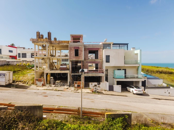 Moradia T3 para Venda em Lourinhã e Atalaia Foto 1