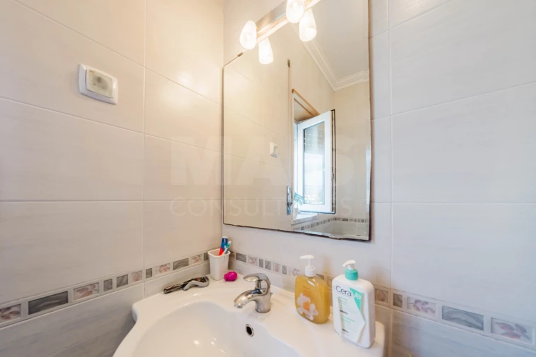 Moradia T3 para Venda em Atouguia da Baleia Foto 11