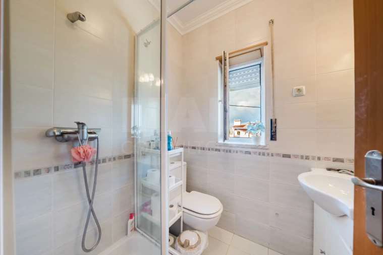 Moradia T3 para Venda em Atouguia da Baleia Foto 10