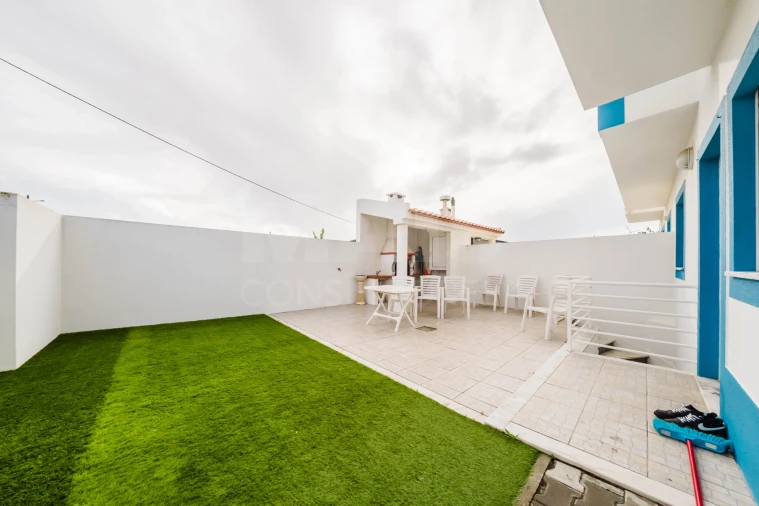 Moradia T3 para Venda em Atouguia da Baleia