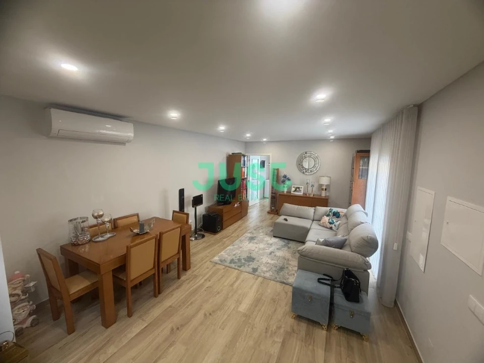 Moradia T4 para Venda em Fernao Ferro Foto 6