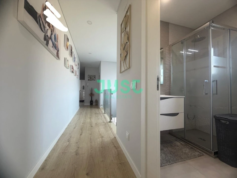 Moradia T4 para Venda em Fernao Ferro Foto 19