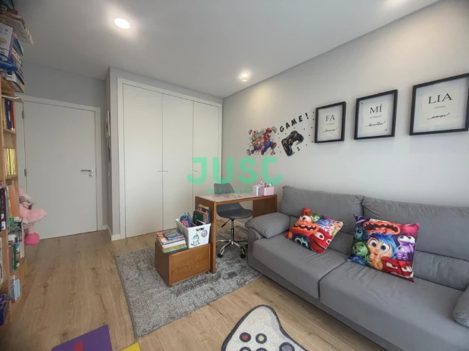 Moradia T4 para Venda em Fernao Ferro Foto 13