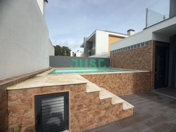 Moradia T4 para Venda em Fernao Ferro Foto 29